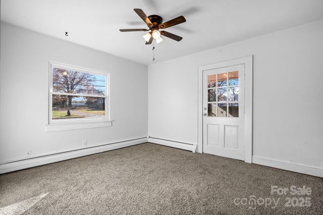 313 17th Street NW, Hickory, NC 28601