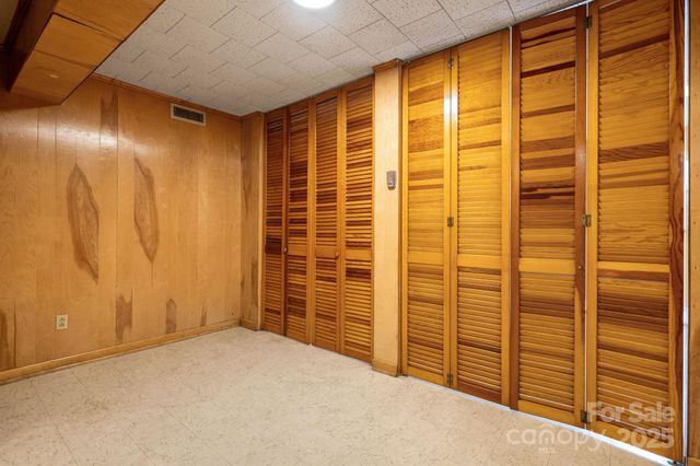 313 17th Street NW, Hickory, NC 28601