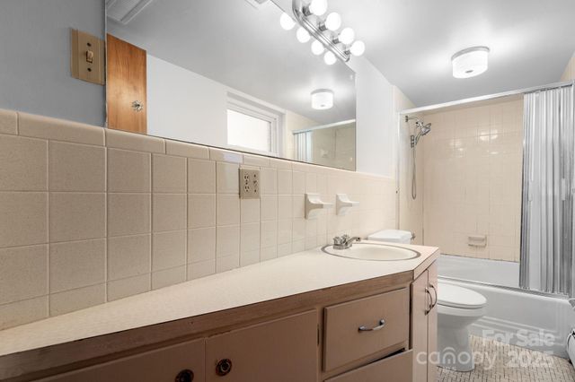 313 17th Street NW, Hickory, NC 28601