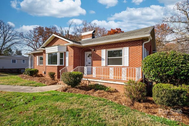 313 17th Street NW, Hickory, NC 28601