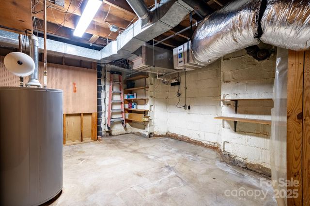 313 17th Street NW, Hickory, NC 28601