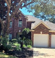 10 E Misty Dawn Drive, The Woodlands, TX 77385