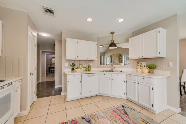 7806 Park Lane, Rowlett, TX 75089