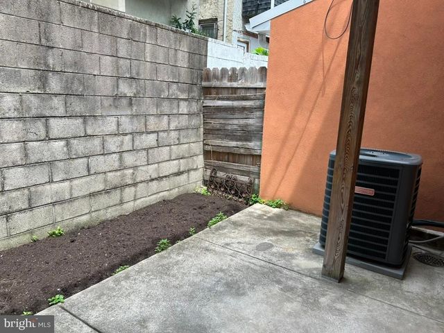 1808 N MUTTER ST, Philadelphia, PA 19122