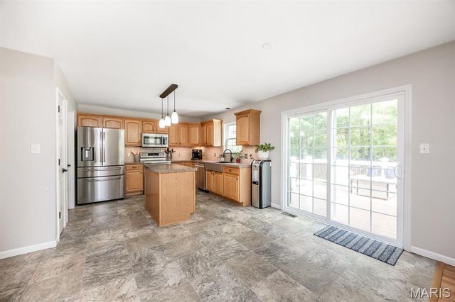 548 N August Street, Mascoutah, IL 62258
