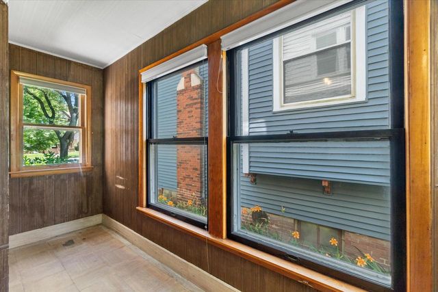 2963 N Prospect AVENUE, Milwaukee, WI 53211