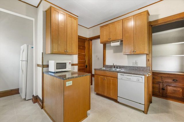 2963 N Prospect AVENUE, Milwaukee, WI 53211