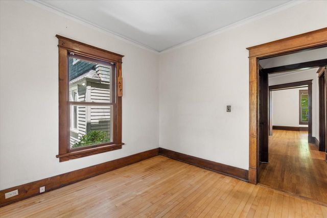 2963 N Prospect AVENUE, Milwaukee, WI 53211