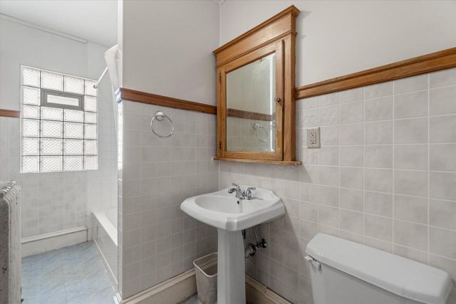 2963 N Prospect AVENUE, Milwaukee, WI 53211