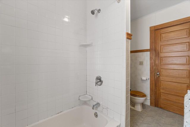 2963 N Prospect AVENUE, Milwaukee, WI 53211