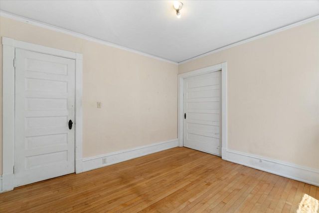 2963 N Prospect AVENUE, Milwaukee, WI 53211
