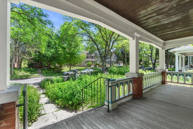 2963 N Prospect AVENUE, Milwaukee, WI 53211