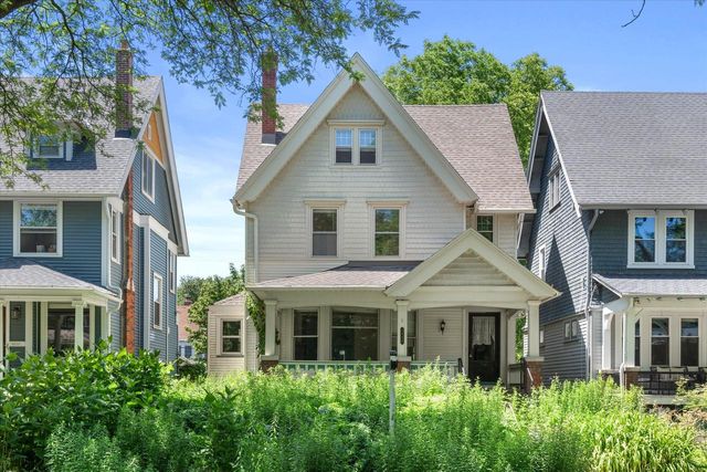 2963 N Prospect AVENUE, Milwaukee, WI 53211