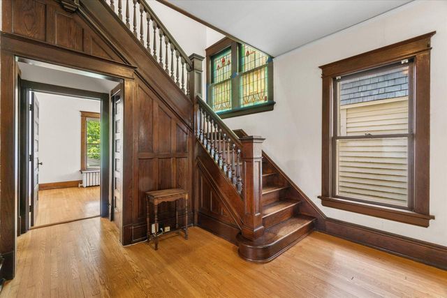 2963 N Prospect AVENUE, Milwaukee, WI 53211