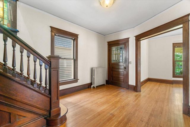 2963 N Prospect AVENUE, Milwaukee, WI 53211