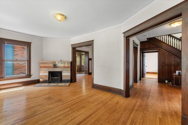 2963 N Prospect AVENUE, Milwaukee, WI 53211