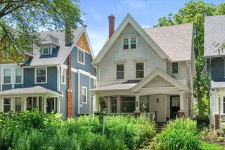 2963 N Prospect AVENUE, Milwaukee, WI 53211