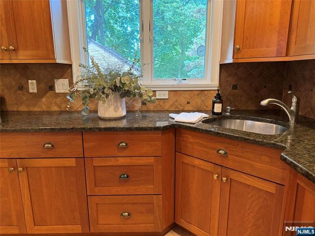 37 Columbus Avenue, Harrington Park, NJ 07640