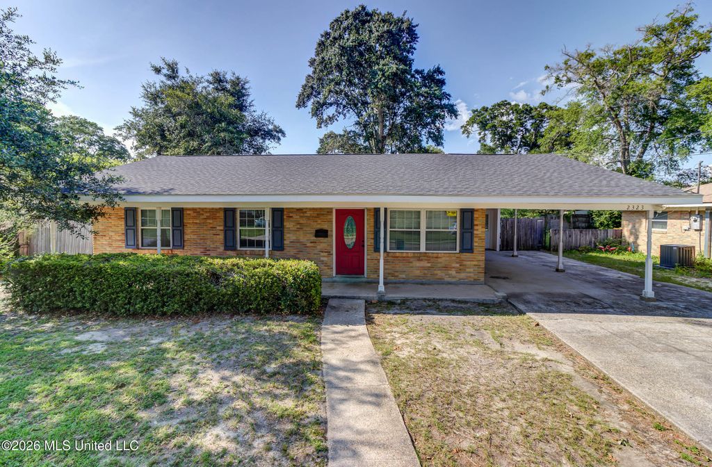 2323 Middlecoff Drive, Gulfport, MS 39507