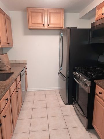 56 Townsend St. B 13, Abington, MA 02351