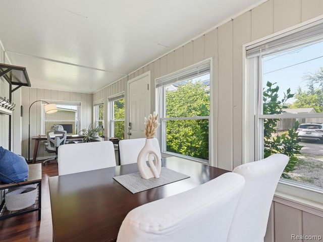 1728 Beechcroft Street, Keego Harbor, MI 48320
