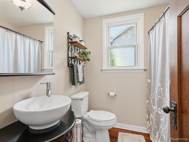 1728 Beechcroft Street, Keego Harbor, MI 48320