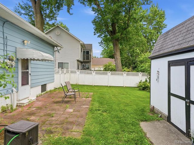 1728 Beechcroft Street, Keego Harbor, MI 48320