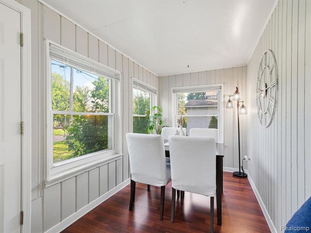 1728 Beechcroft Street, Keego Harbor, MI 48320