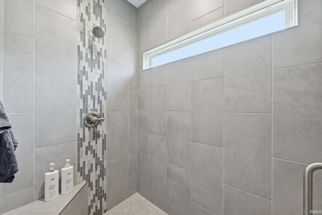 5801 Lourdais Court, Fort Wayne, IN 46818