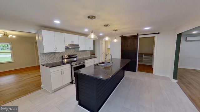 2706 PAPER MILL RD, Phoenix, MD 21131