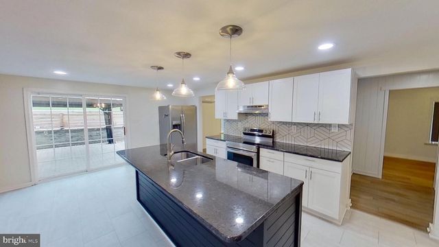 2706 PAPER MILL RD, Phoenix, MD 21131