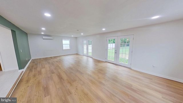 2706 PAPER MILL RD, Phoenix, MD 21131
