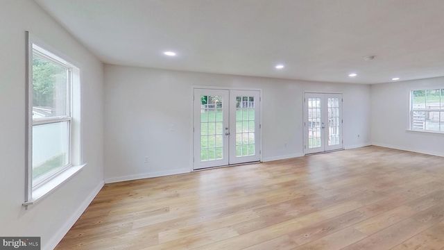 2706 PAPER MILL RD, Phoenix, MD 21131