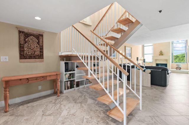 364 Golfview Road 506, North Palm Beach, FL 33408