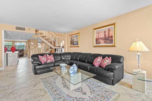 364 Golfview Road 506, North Palm Beach, FL 33408