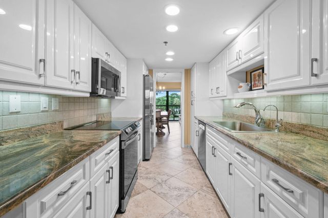 364 Golfview Road 506, North Palm Beach, FL 33408