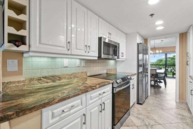 364 Golfview Road 506, North Palm Beach, FL 33408