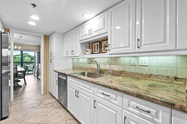 364 Golfview Road 506, North Palm Beach, FL 33408