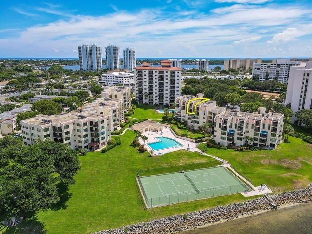 364 Golfview Road 506, North Palm Beach, FL 33408