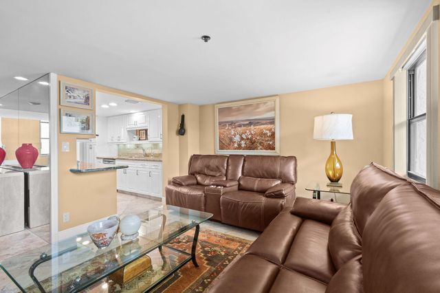 364 Golfview Road 506, North Palm Beach, FL 33408