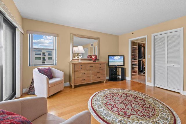 364 Golfview Road 506, North Palm Beach, FL 33408