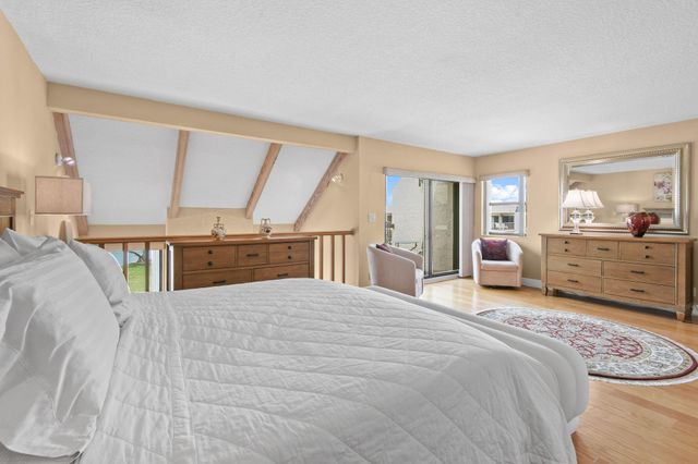 364 Golfview Road 506, North Palm Beach, FL 33408