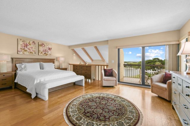 364 Golfview Road 506, North Palm Beach, FL 33408