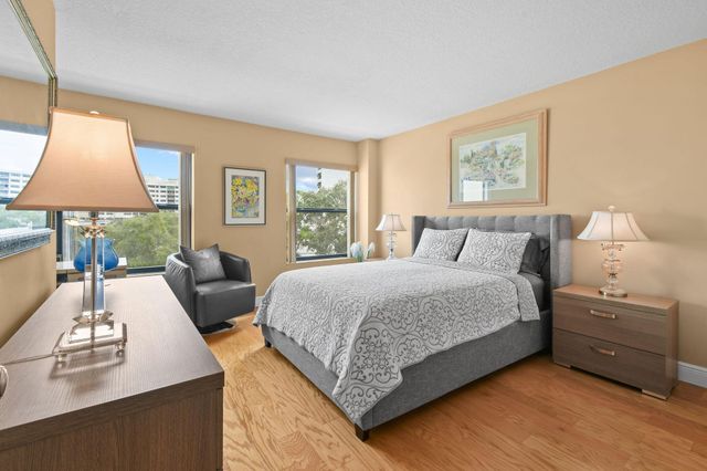 364 Golfview Road 506, North Palm Beach, FL 33408