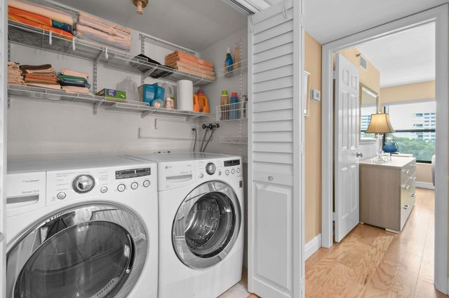 364 Golfview Road 506, North Palm Beach, FL 33408