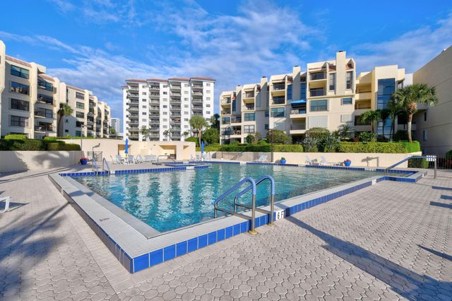 364 Golfview Road 506, North Palm Beach, FL 33408