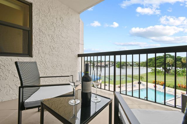 364 Golfview Road 506, North Palm Beach, FL 33408