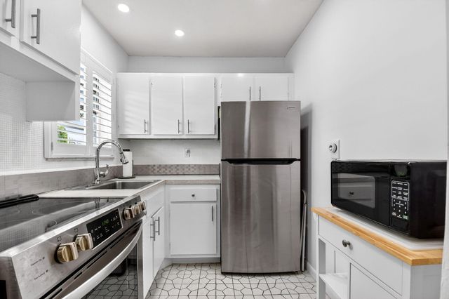 1801 Ocean Drive 108, Boynton Beach, FL 33426