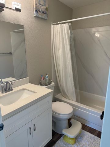 8238 Visalia Way, Sacramento, CA 95828