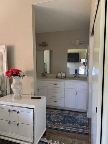 8238 Visalia Way, Sacramento, CA 95828